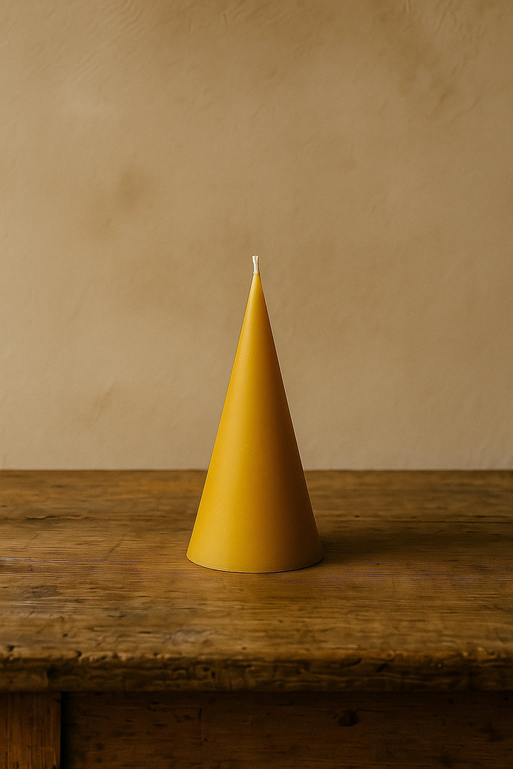 Koglen bivokslys i gylden 100% naturlig bivoks – håndlavet bivokslys fra Persillo med 25 timers brændetid